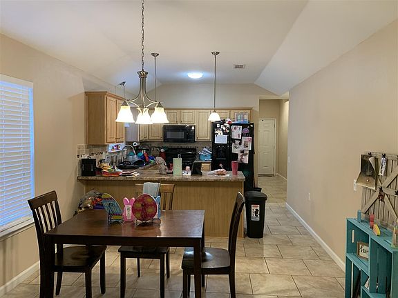 3rd image of 5889 Bilek Dr