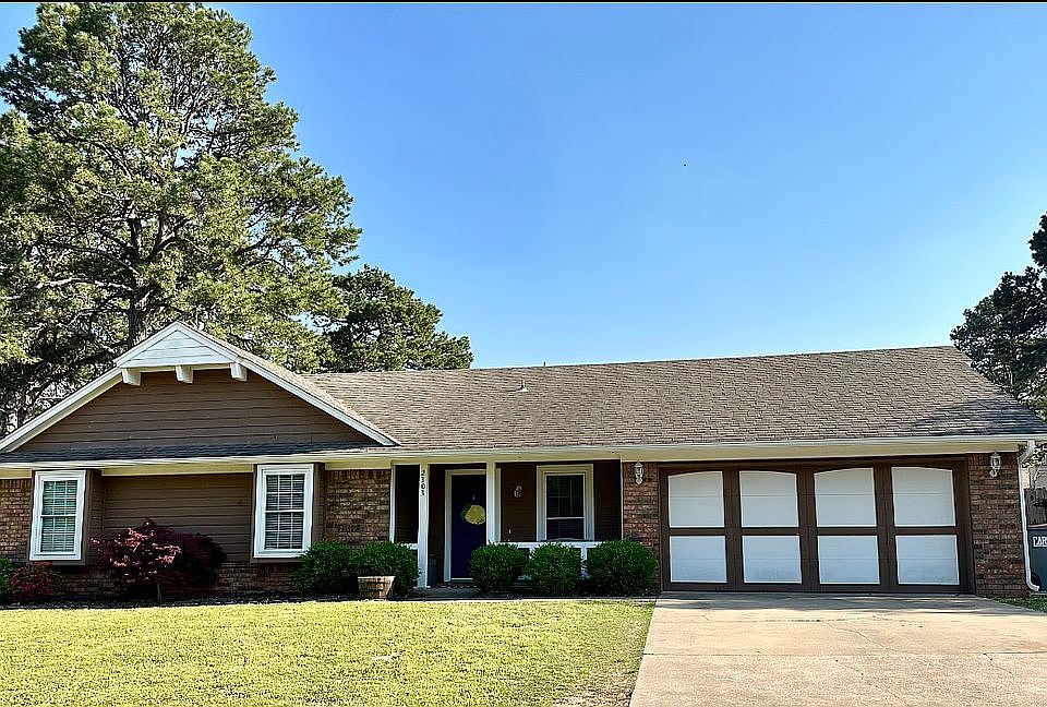 1st image of 2303 Meadow Ln
