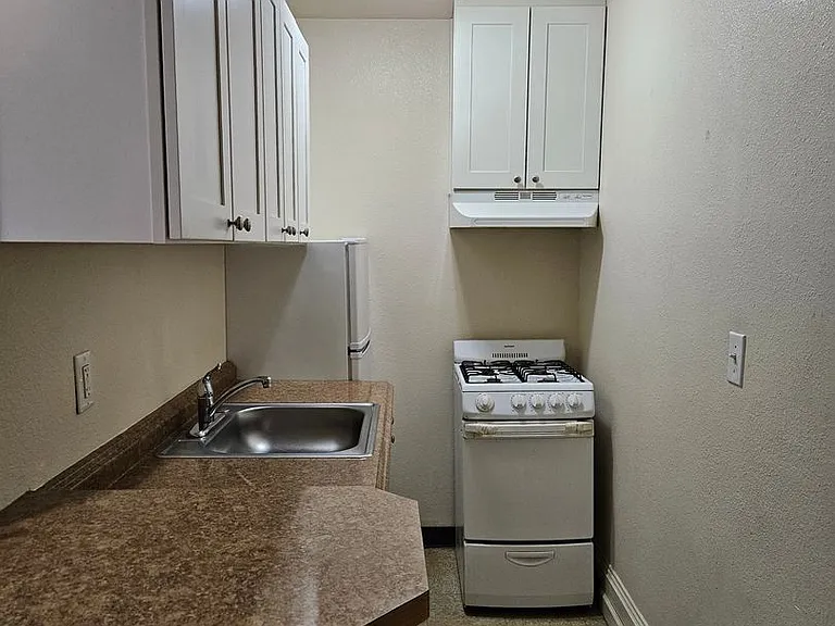 Hudson House — Photo 16