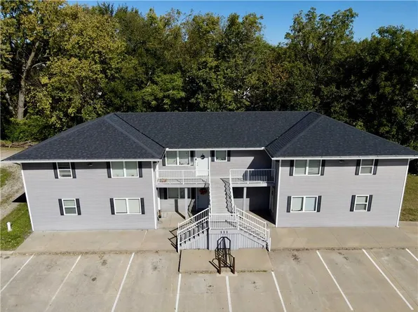 111 W 9th St, Maryville, MO 64468