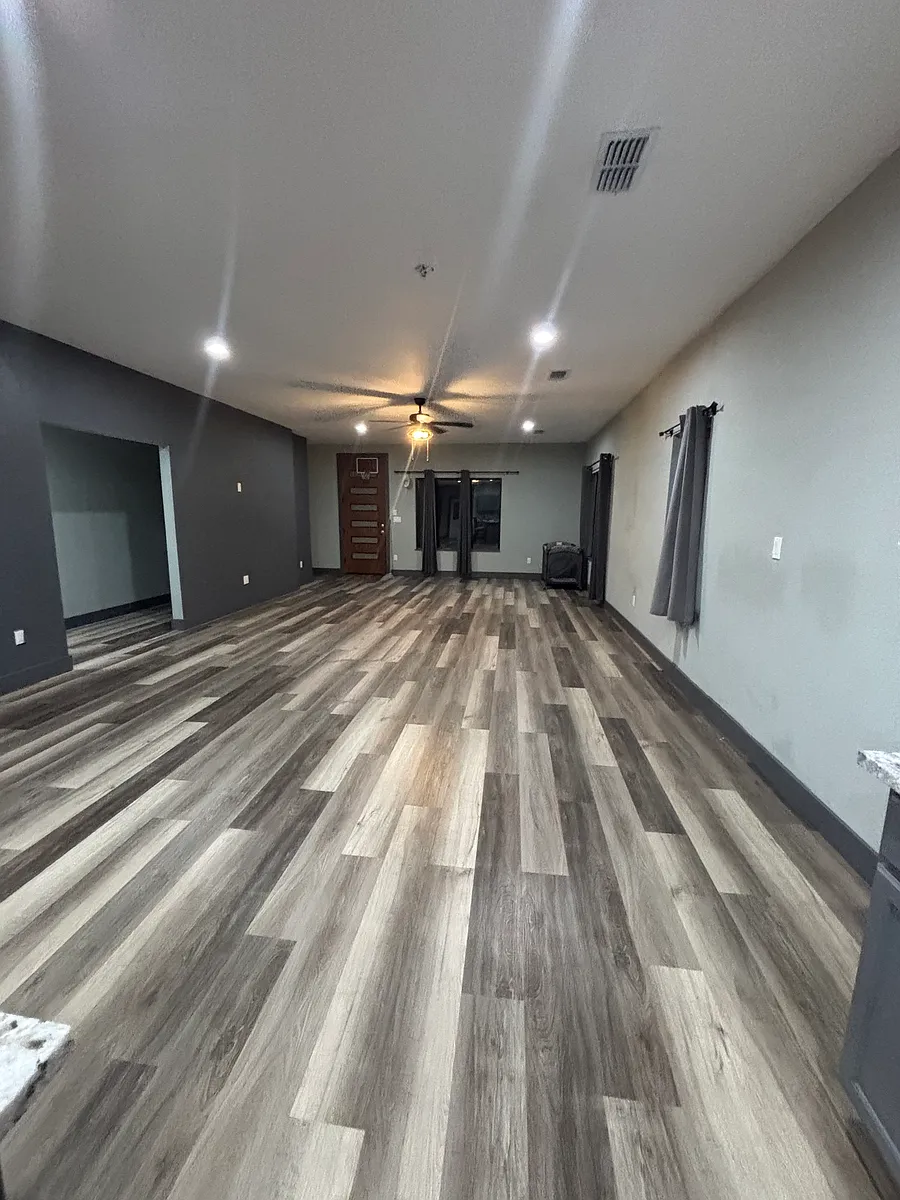 Building Photo - 2675 Golf Dr
