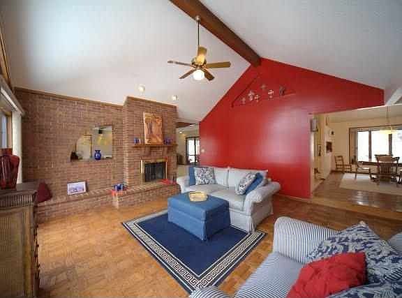 2028  Quail Creek Dr Lawrence, KS listing photo #2