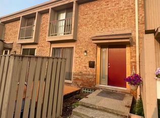 712 Oak Brook Ridge Dr, Rochester, MI 48307