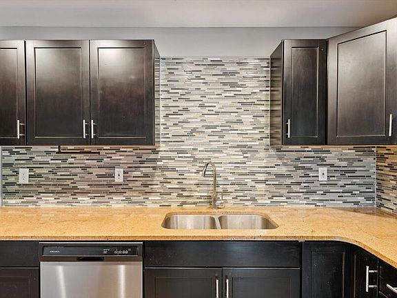 4th image of 4105 Harvest Ln #7