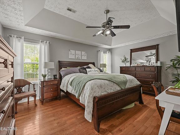 5th image of 819 Paxton Dr