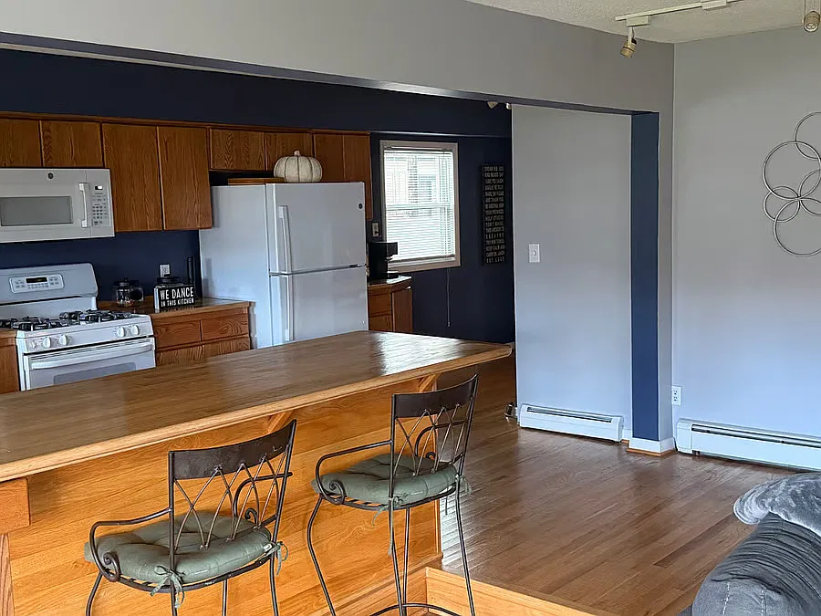4 bed, 2600 sqft, $3,200 — Photo 4
