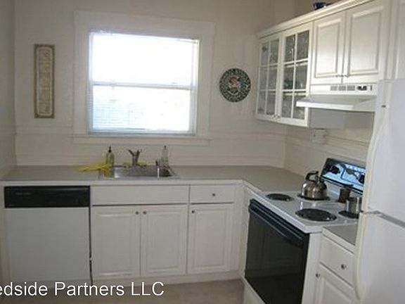 4th image of 1522 1st Ave W #404