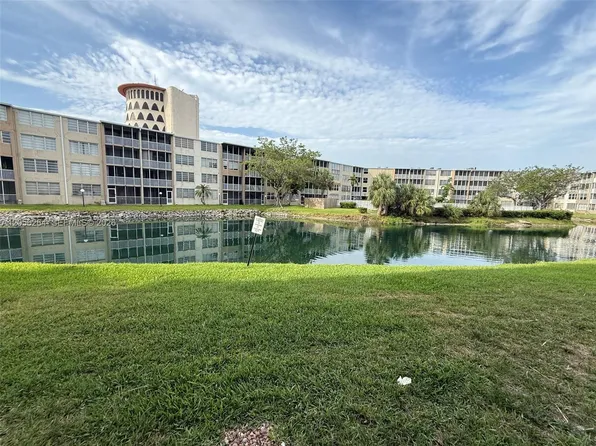 1700 NE 191st St APT 510, Miami, FL 33179