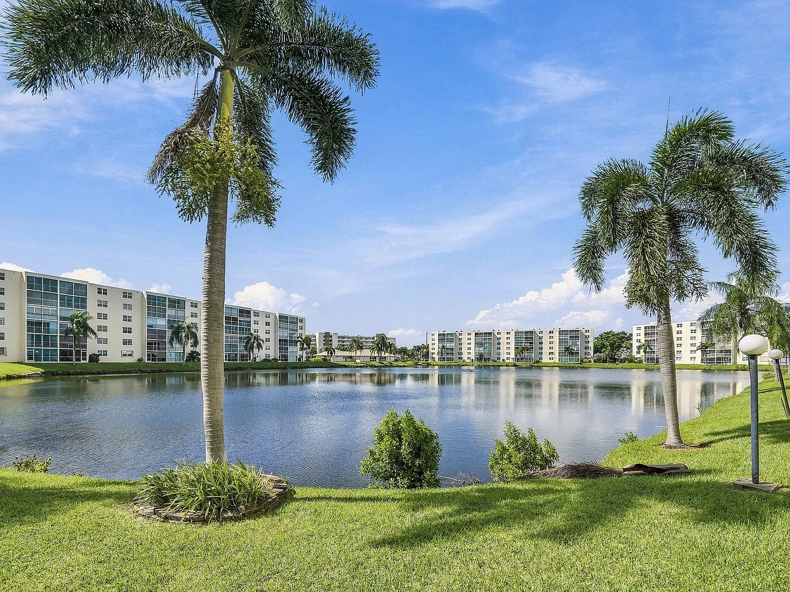 2 bed, 2.0 bath, 1190 sqft, $2,250 — Photo 4