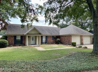 229 Meadowlane Dr, Madison, MS 39110