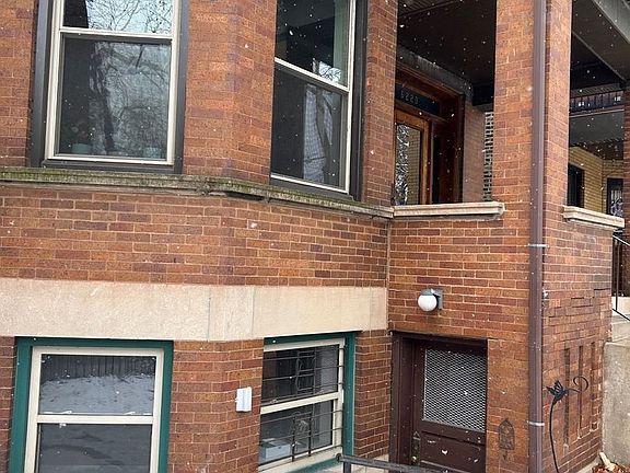 2nd image of 6220 N Wayne Ave APT G