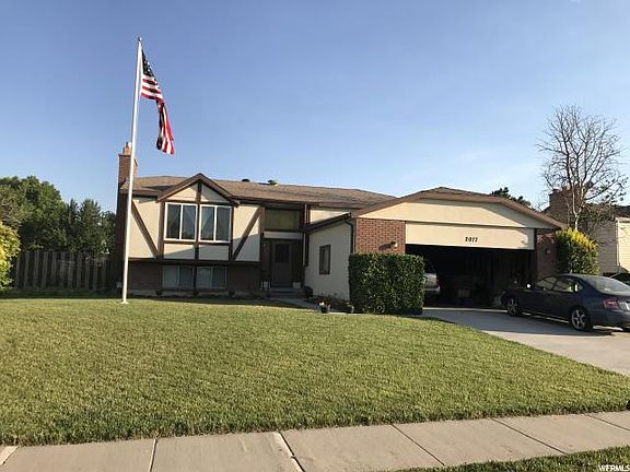 3rd image of 2077 W Chateau Ave