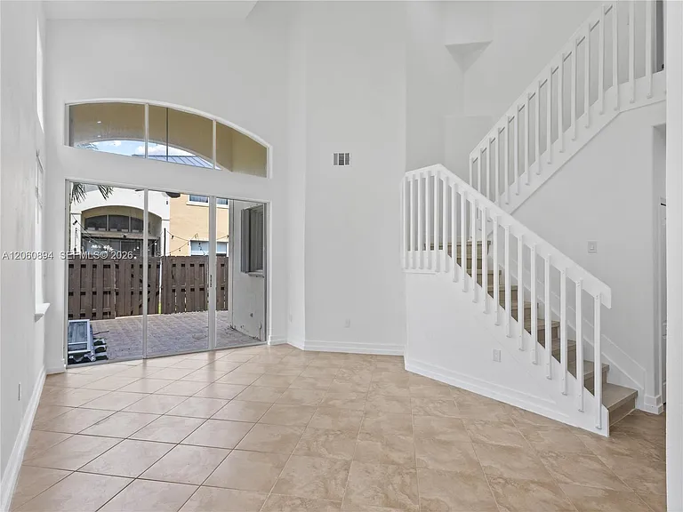 5502 NW 112th Ct #5502 — Photo 5