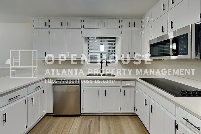 1110 Lake Dr — Photo 5