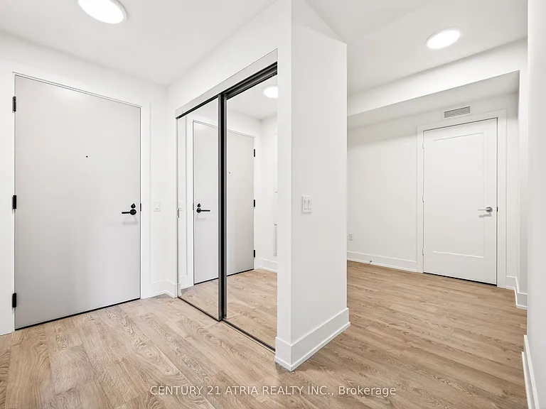858 Dupont St #532 — Photo 13