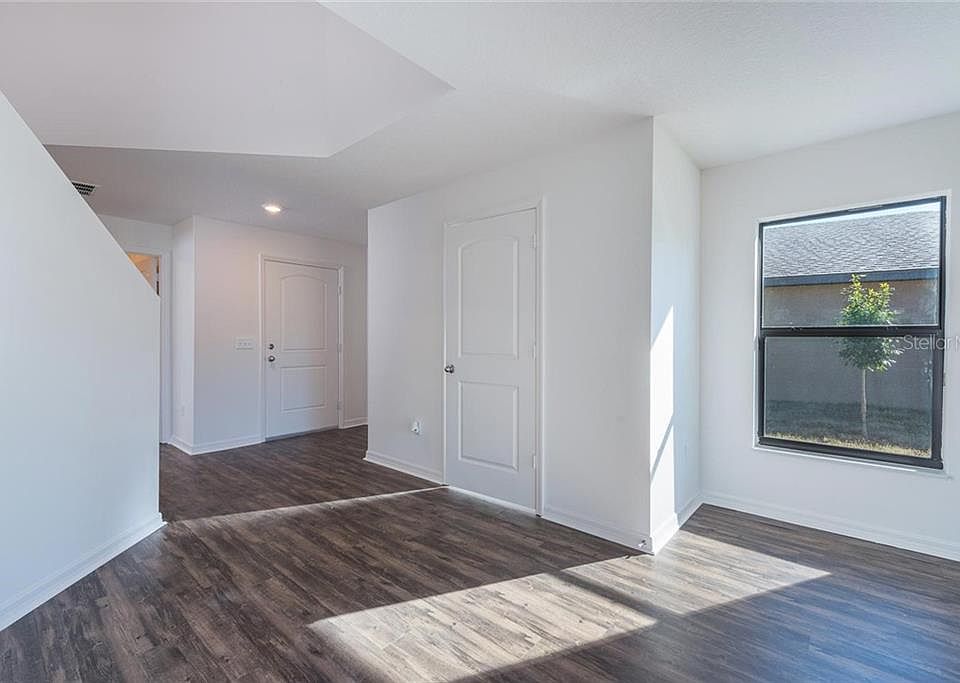 2nd image of 8213 Silverbell Loop