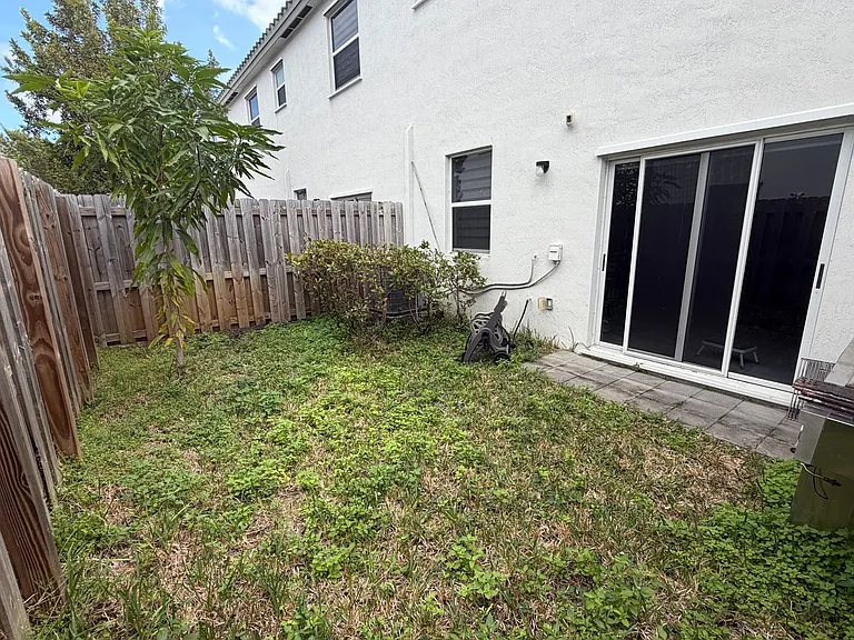 2605 SE 11th Ct — Photo 16