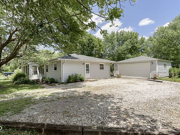 4th image of 2023 Danbury Dr