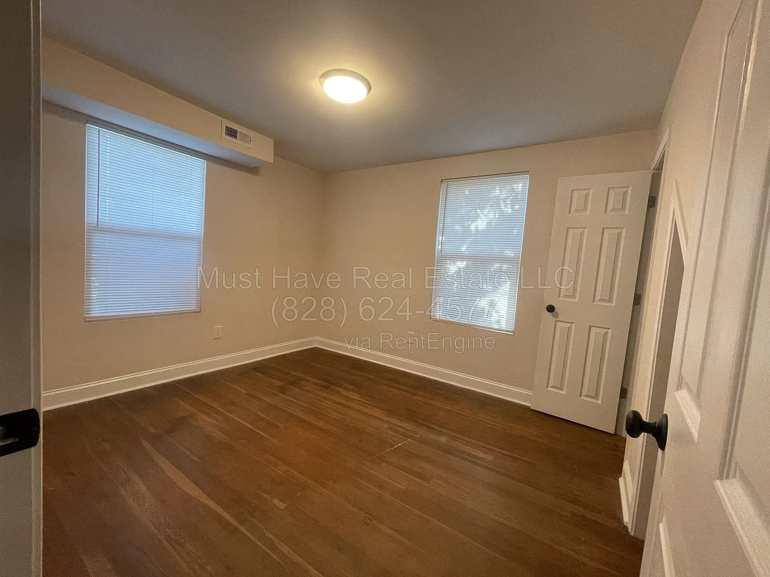 4 bed, 2.5 bath, 1974 sqft, $2,200 — Photo 4