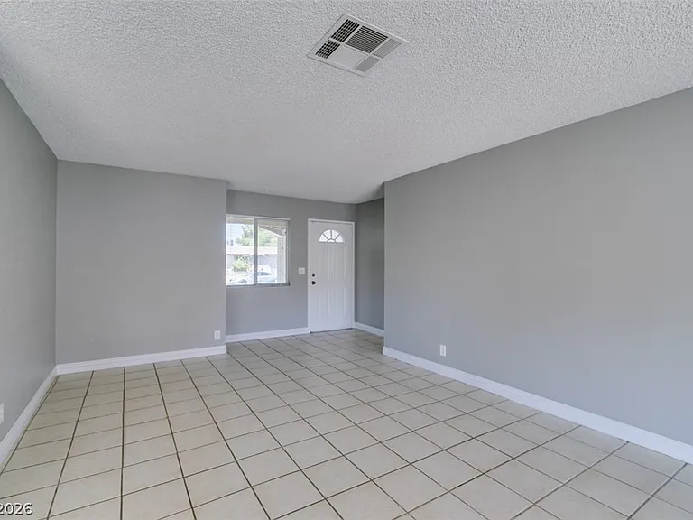 4732 Chantilly Ave — Photo 10