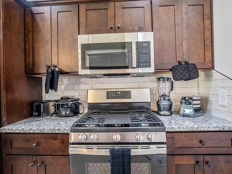 7122 Conley St — Photo 27