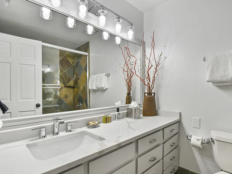 Deer Valley Dr S — Photo 7