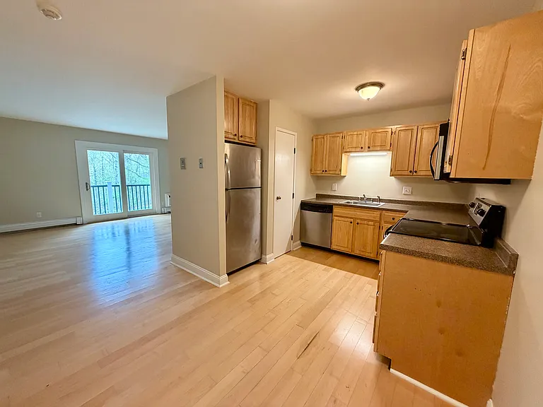 17 Chapel Hill Dr #8 — Photo 2