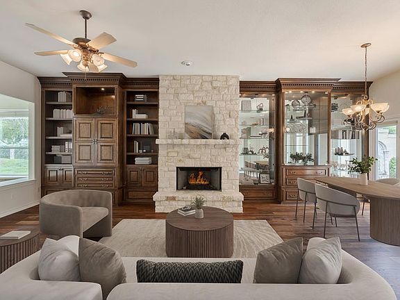 2nd image of 2705 Indian Wells Dr E