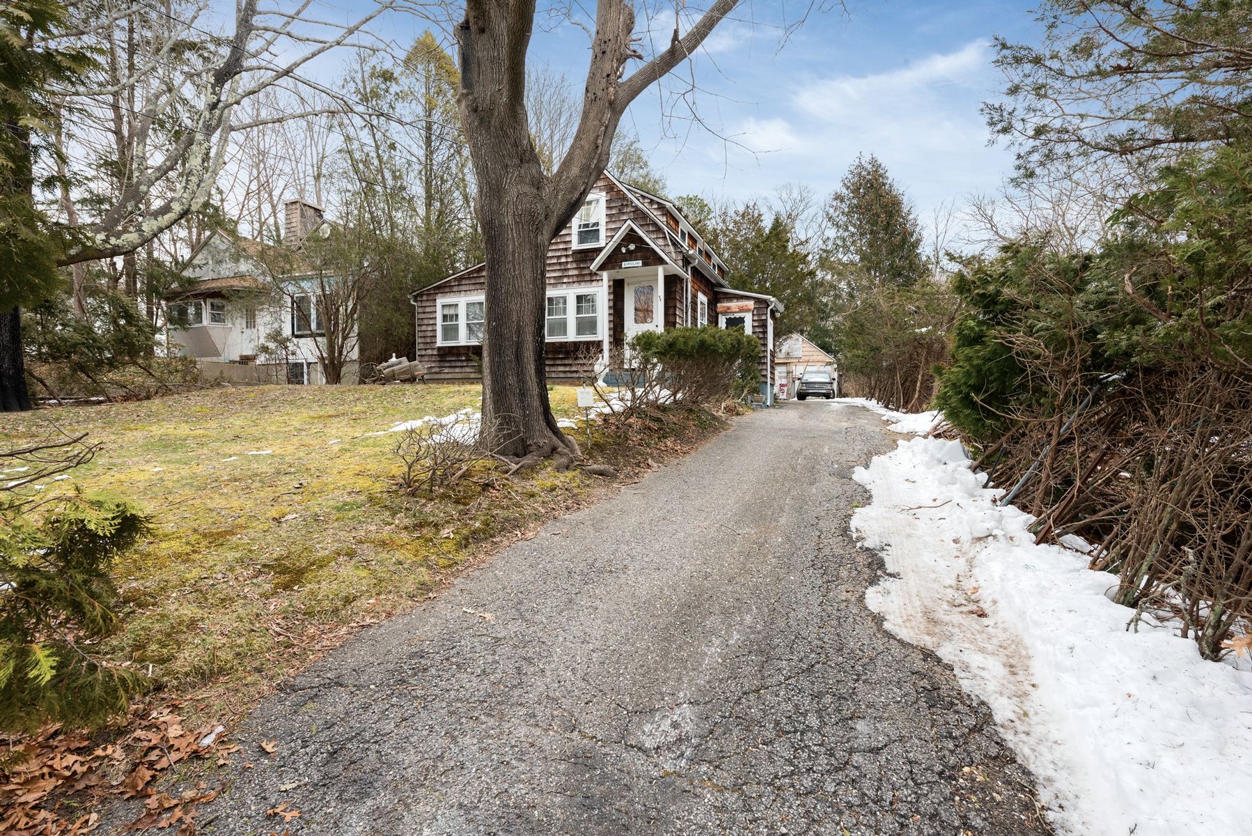 221 & 227 Little Fresh Pond Rd in Southampton Out East