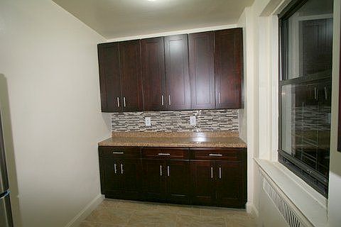 5th image of 4739 40th St APT 4C