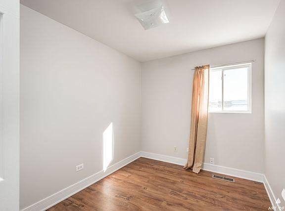 3rd image of 5736 W Belmont Ave #2S