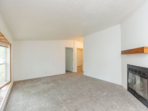 4th image of 10233 Glenwood Ave