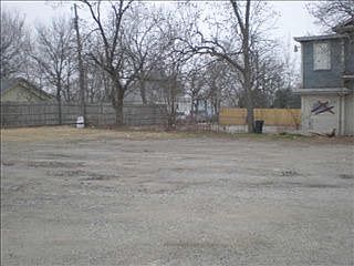 4th image of 2710 Glendale Ave