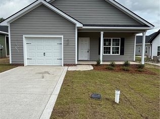 306 Lee St, Spring Lake, NC 28390
