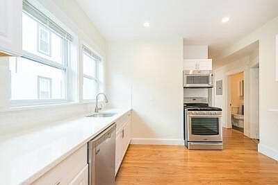 3rd image of 301-303 Alewife Brook Pkwy #1