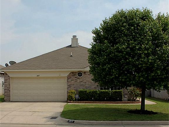 2nd image of 4917 Shady Cliff Ln