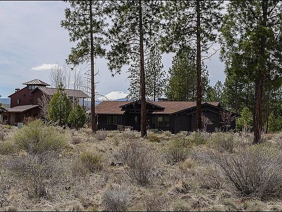 Peekaboo Mtn view to West