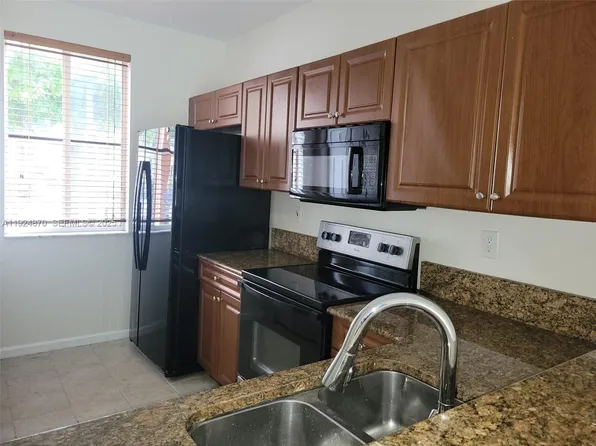 17339 NW 7th Ave, Miami, FL 33169