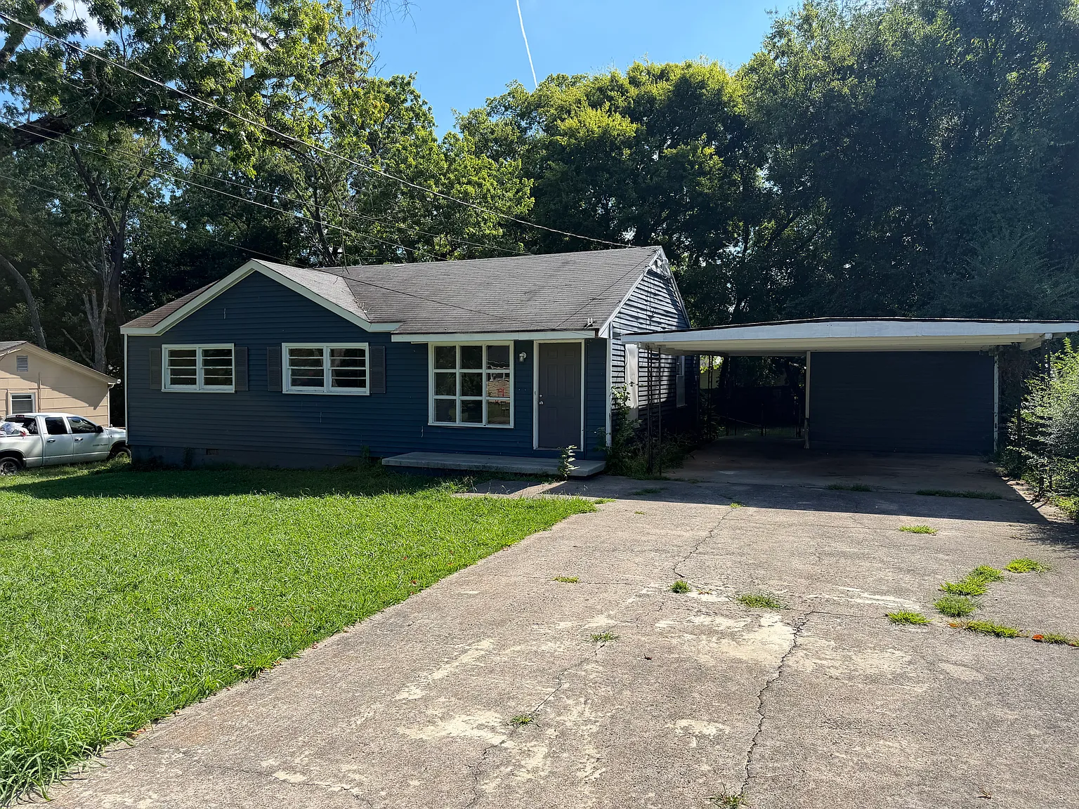 3 bed, 960 sqft, $1,400 — Photo 1