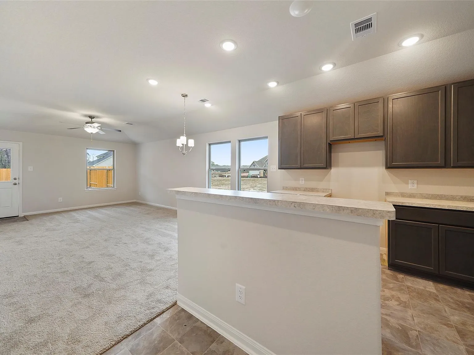 4 bed, 2.0 bath, 1455 sqft, $1,800 — Photo 4