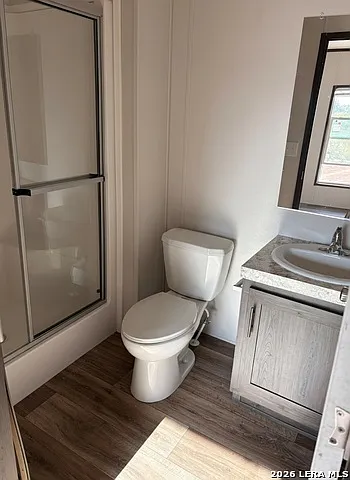 4 bed, 4.0 bath, 1750 sqft, $4,000 — Photo 4