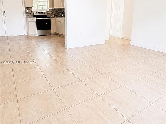 3rd image of 1421 NE 148th St #2