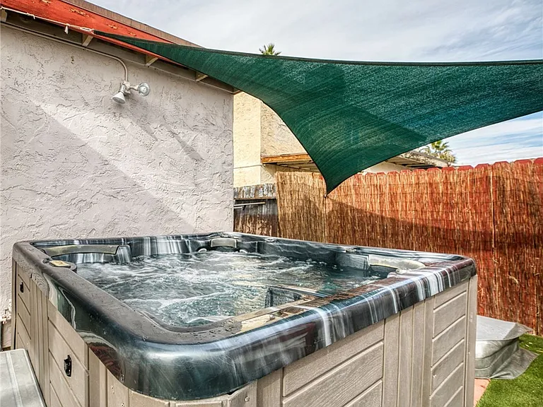 3956 Clear View Dr — Photo 25