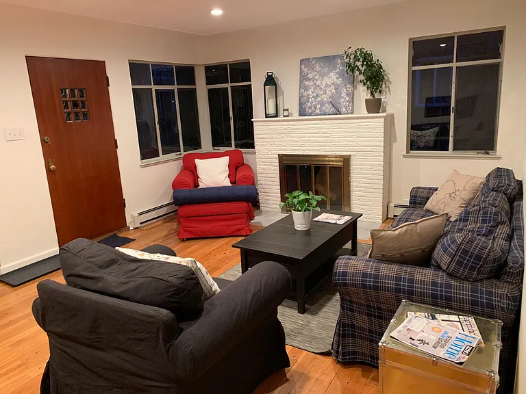 1555 S Clarkson St — Photo 8