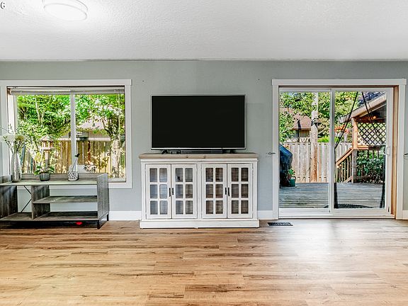 4th image of 14730 SE Luella Ln