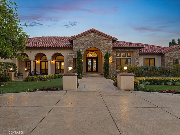 10727 W Stallion Ranch Rd — Photo 2