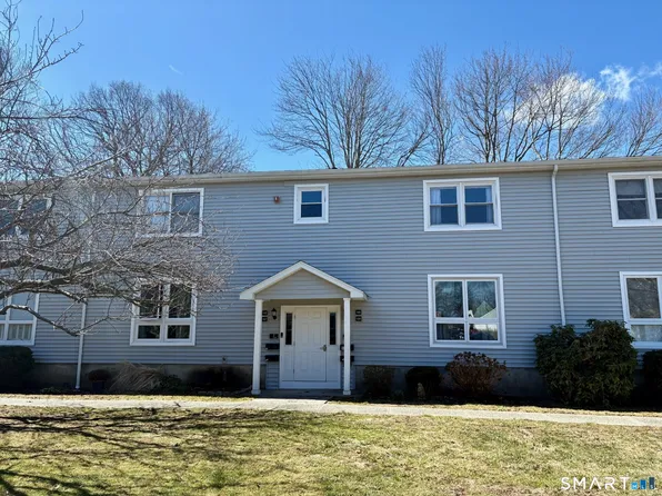 146 Carriage Path S #146, Milford, CT 06460