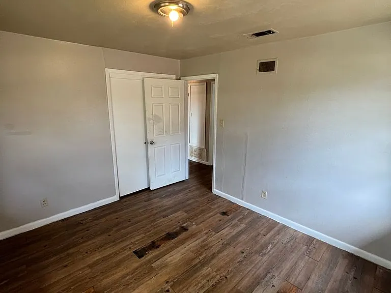 919 Pine Tree Dr — Photo 7
