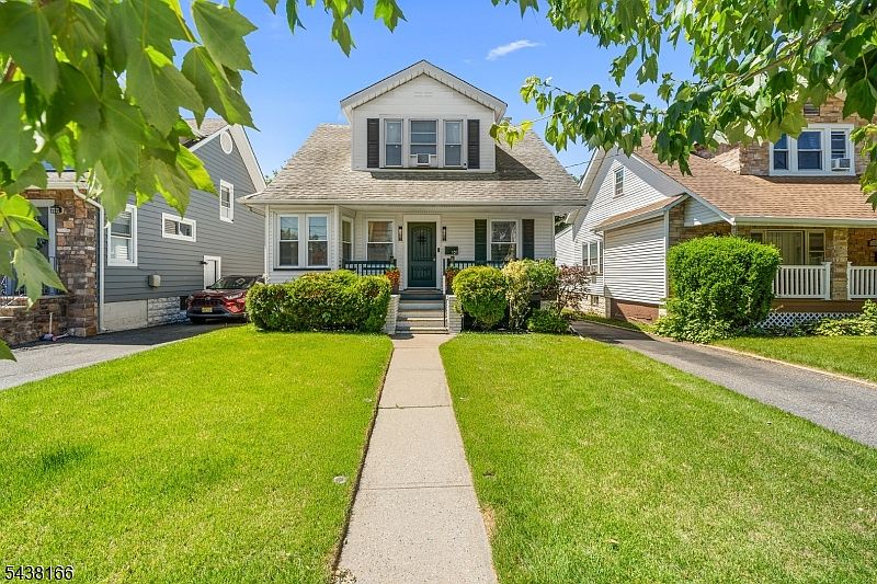 1st image of 121 Smallwood Ave
