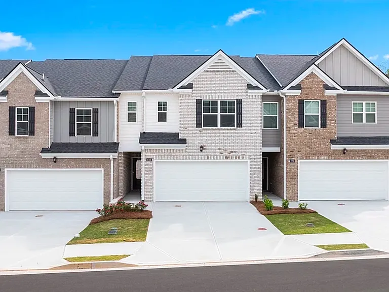 305 Silver Moon Dr — Photo 1